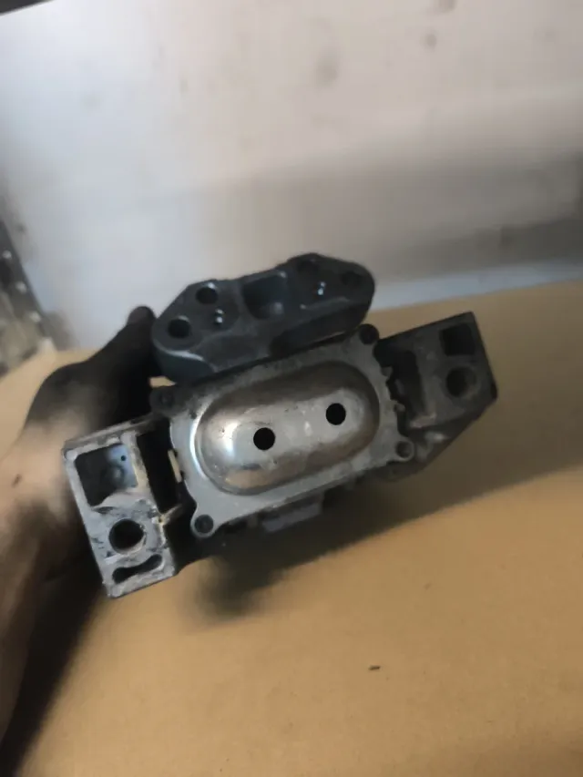 Soporte Motor Peugeot 207cc