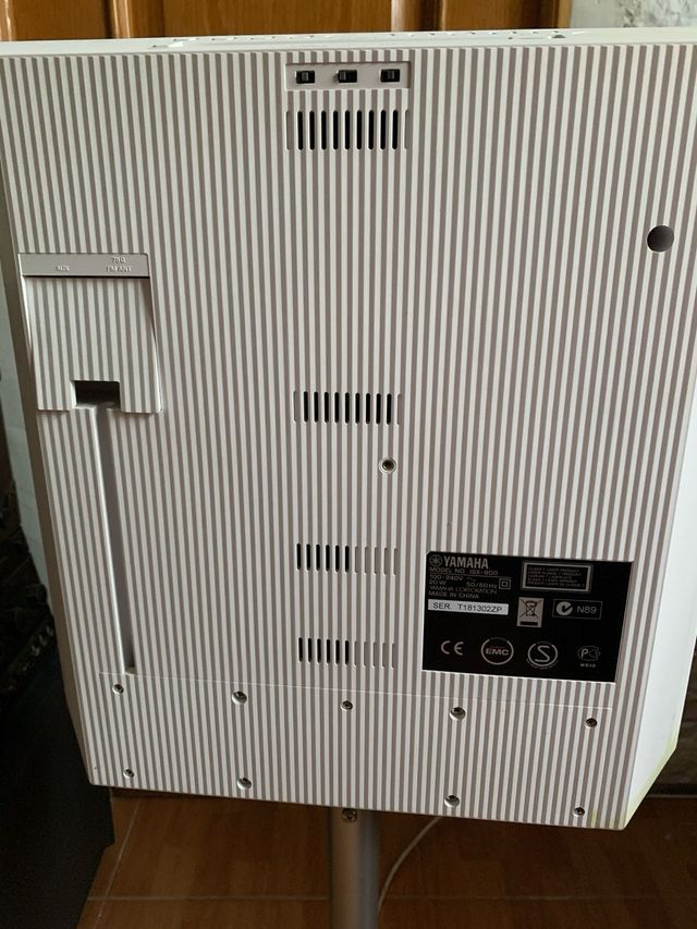 Yamaha ISX800 Sistema Audio Plata + Mando