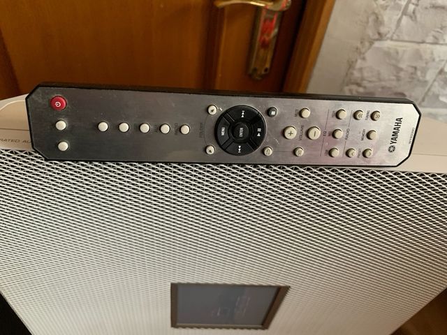 Yamaha ISX800 Sistema Audio Plata + Mando