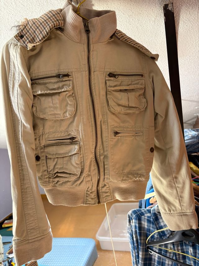 Cazadora chica beige talla S
