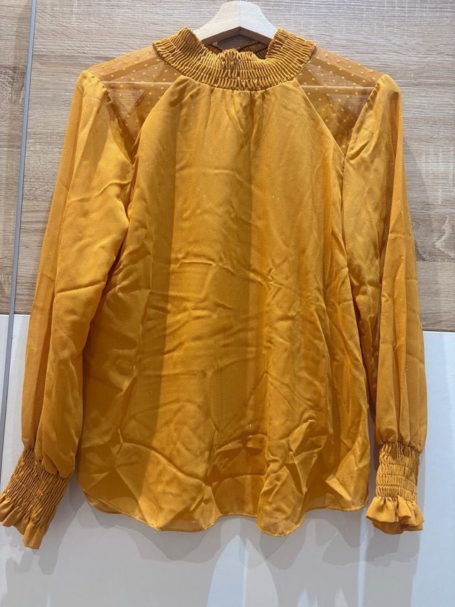 Blusa Mujer Mostaza con Brillos Dorados