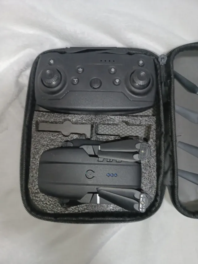 Dron con mando, 4 baterías y hélices