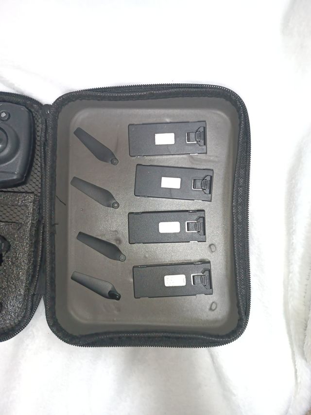 Dron con mando, 4 baterías y hélices
