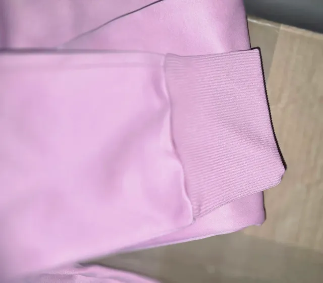 Chándal con logo bordado