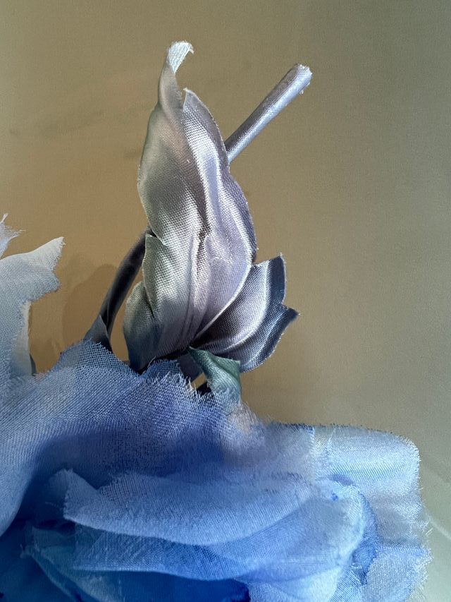 Spilla fiore seta blu e viola