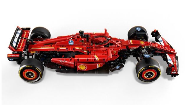Lego Ferrari SF-24 Escala 1:8 (42207)