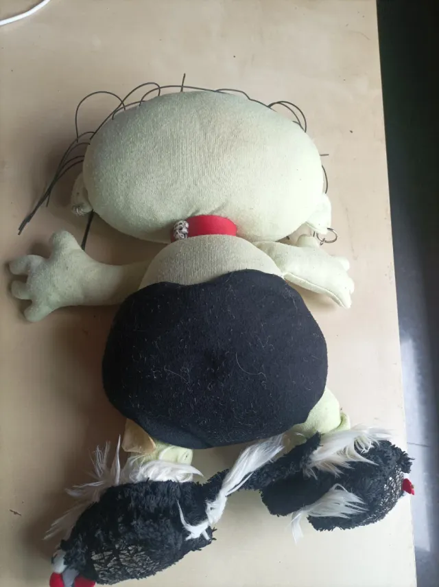 Peluche Bebé Gótico Bleeding Edge