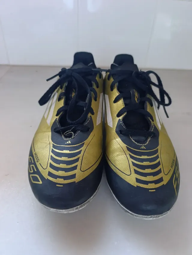 Botas de fútbol Adidas F50 Messi Doradas