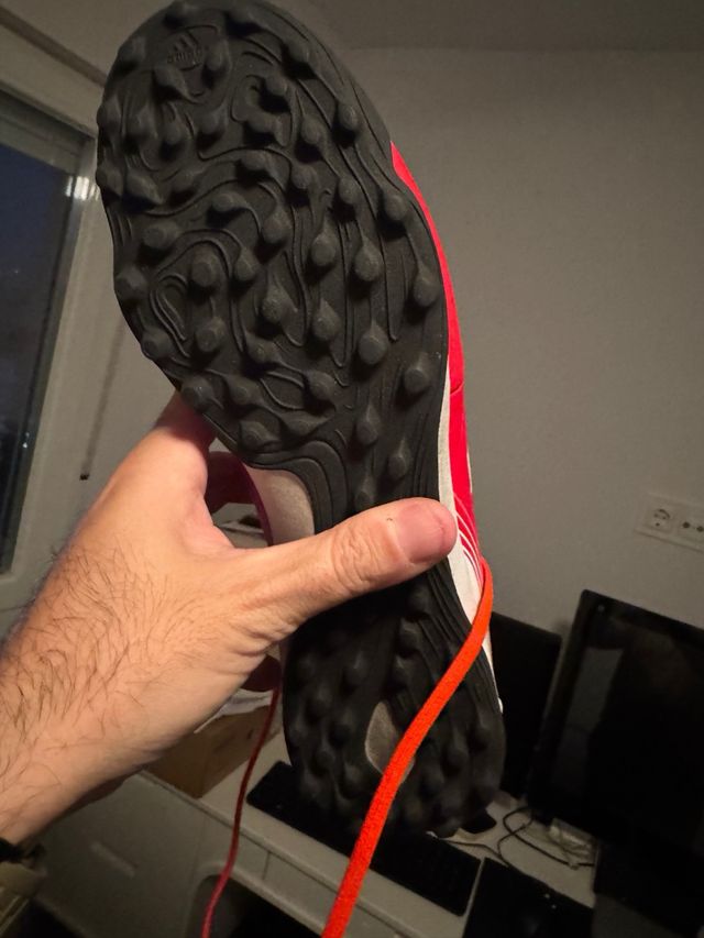 Botas de fútbol Adidas Talla 45/46 Rojas