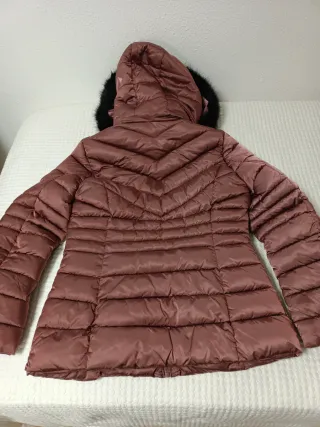 Plumas Talla M con capucha y pelo