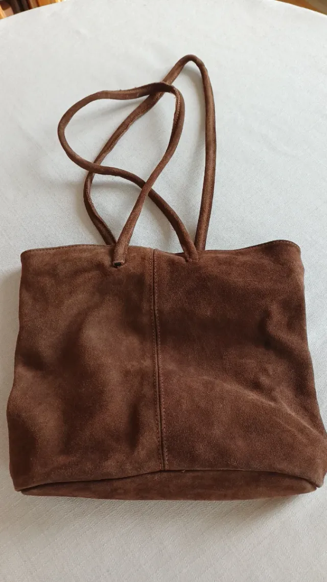 Bolso de piel marrón