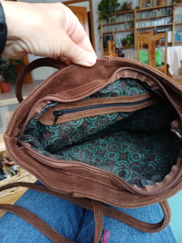 Bolso de piel marrón