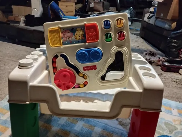 Mesa de actividades para bebés Fisher-Price
