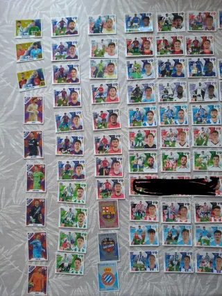 84 Cromos Panini 25-26 + 31 Repes, total 115