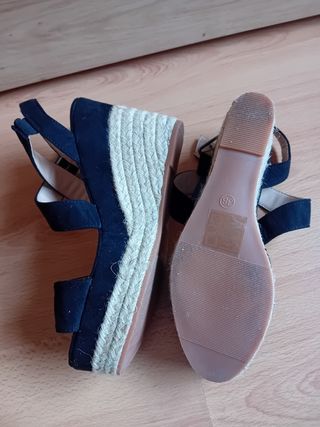 Sandalias cuña MARYPAZ T38 negras