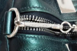 Bolso piel metalizado Bimba y Lola.