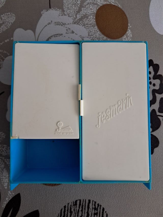 Armario Jesmarín Años 70 Blanco y Azul.
