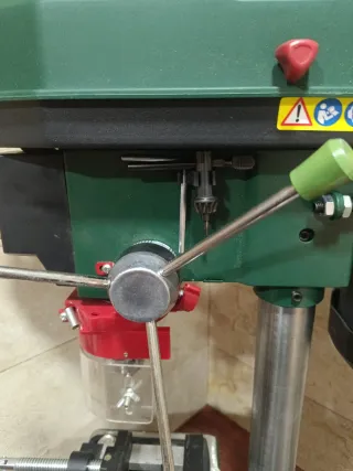 Taladro de pie 5 velocidades con láser