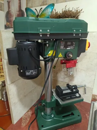 Taladro de pie 5 velocidades con láser