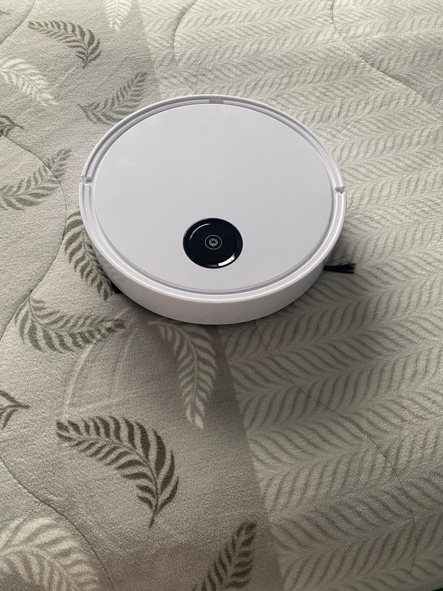 Robot Aspirador Blanco Silencioso