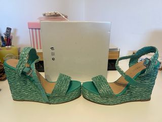 Sandalias cuña esparto verde talla 40, un solo uso