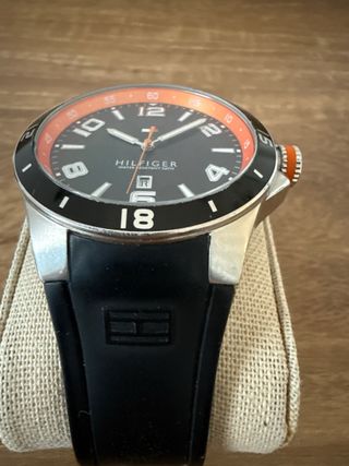 Reloj Tommy Hilfiger Negro Naranja correa caucho