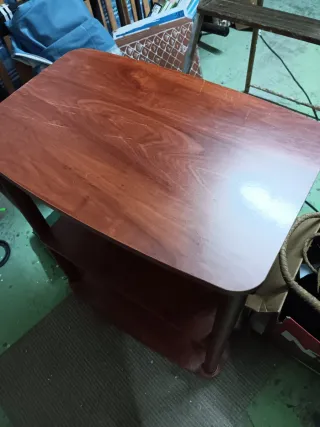 Mesita auxiliar TV y librería madera