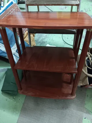 Mesita auxiliar TV y librería madera