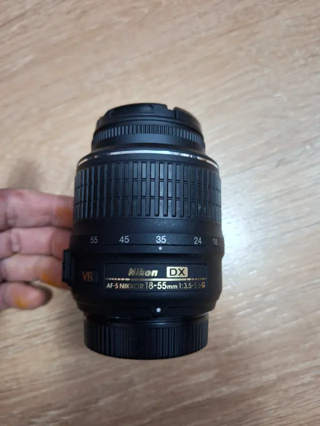 Objetivo Nikon AF-S DX 18-55mm f/3.5-5.6G VR
