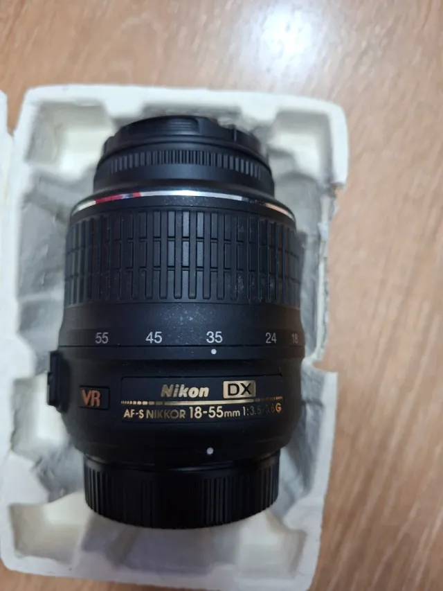 Objetivo Nikon AF-S DX 18-55mm f/3.5-5.6G VR