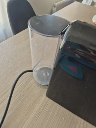 Cafetera Nespresso Negra