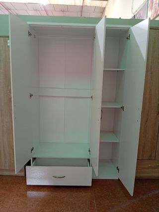 Armario 3 puertas blanco con espejo