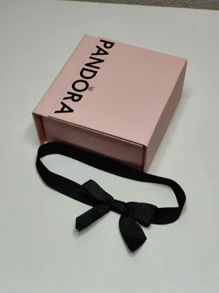 Caja Pandora Rosa con Lazo Negro