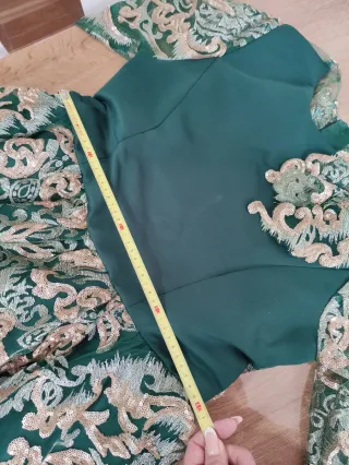 Vestido de gala infantil verde y dorado