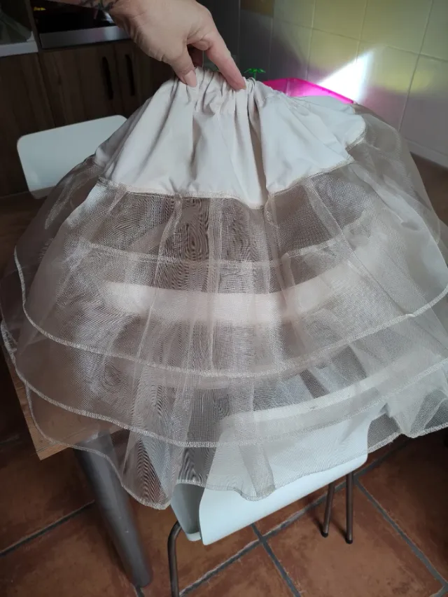 Vestido de gala infantil verde y dorado