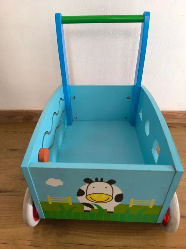 Andador de madera para bebé