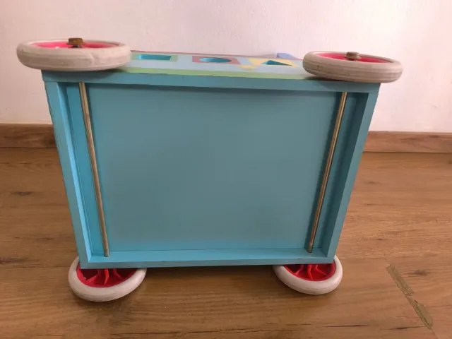 Andador de madera para bebé