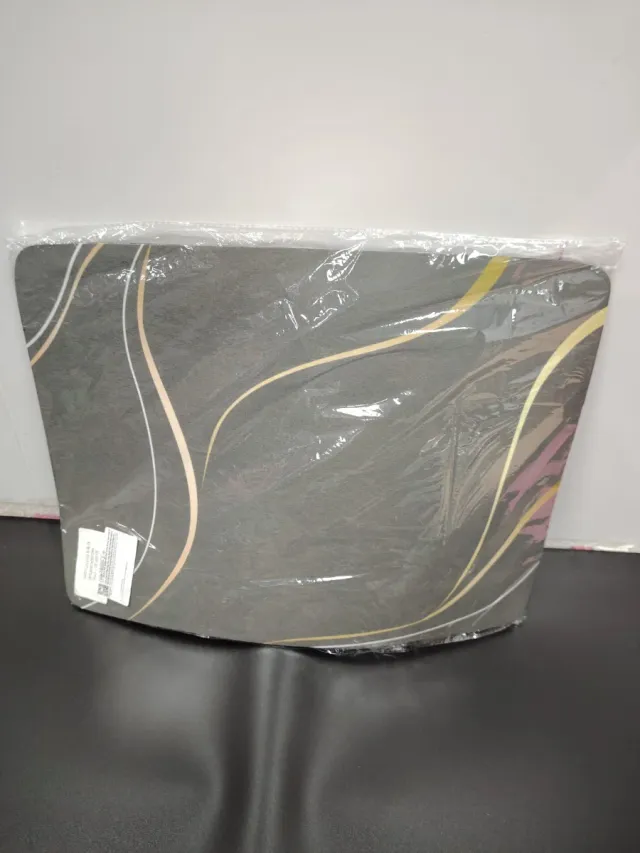 Alfombrilla de ratón con diseño curvo