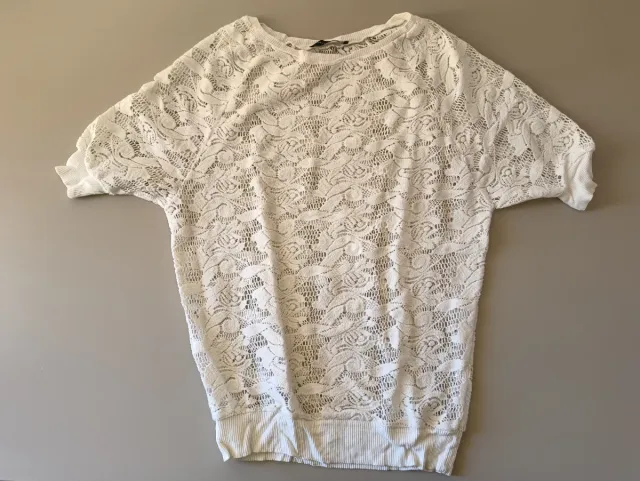 Camiseta blanca de encaje