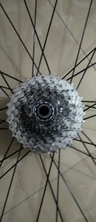 RODILLO , RUEDA, NEUMATICO, CASSETTE, SOPORTE.