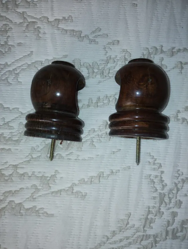 2 alzapaños de cortina de madera