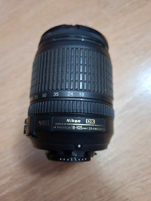 Objetivo Nikon 18-105mm VR DX