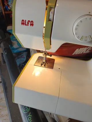 Máquina de Coser Alfa Green Edition