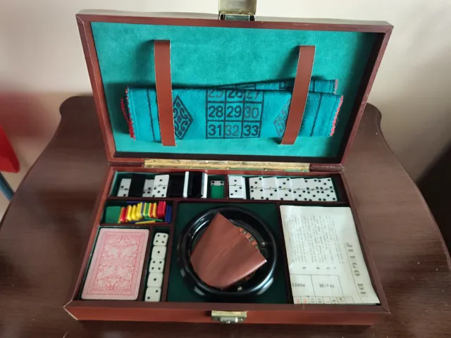 Elegantes juegos de mesa de madera