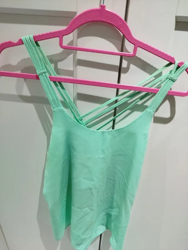 Blusa tirantes Okeysi verde