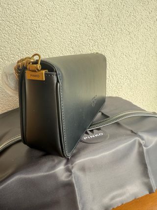 Borsa Pinko Pelle Nera Dettagli Oro