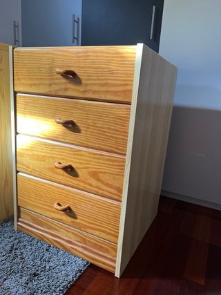 Cajonera y mueble de madera