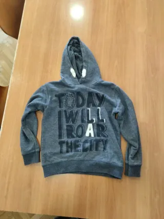 Sudadera, camiseta y pantalones niño 7-10 años