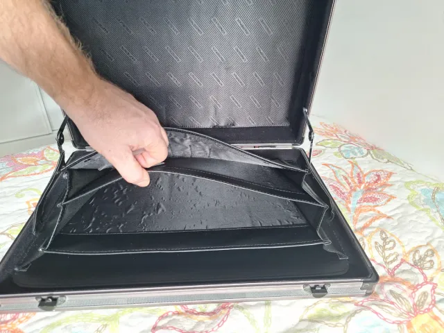 Maletín de trabajo MENIOR negro y plateado