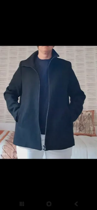 Abrigo corto marca Esprit negro